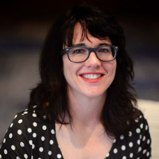 Head shot of Julie Hynes